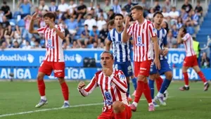 Atletico Madrid: 2 ngày để cứu vãn khởi đầu mùa giải