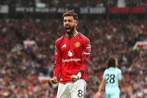 Manchester United kể lại câu chuyện quen thuộc đáng lo dù thắng nghẹt thở trước Burnley