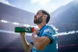 Al Nassr của Ronaldo nhắm mục tiêu vụ chuyển nhượng muộn với tiền vệ Man City