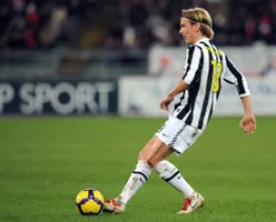 👎 D. Luiz không phải đầu tiên: Những thảm họa đình đám nhất của Juve trong 15 năm 📉