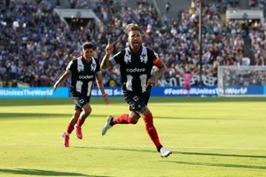 👑 Sergio Ramos đóng dấu Cúp C1 thế giới bằng bàn thắng đánh đầu kinh điển