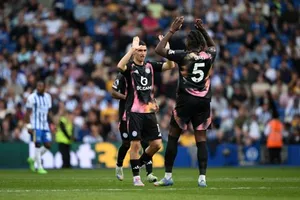 Leeds United Sắp Kích Hoạt Điều Khoản Giải Phóng Của Tiền Vệ Leicester City: Thương Vụ Chiến Lược?