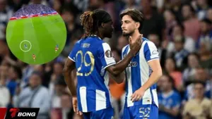 Fernandes Phản Lưới Nhà Từ 35m Gây Sốc Europa League