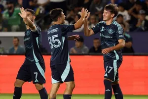 MLS rực lửa: 5 bàn thắng khiến CĐV đứng bật dậy