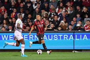 Chính thức: Milan và Leeds United đạt thỏa thuận toàn diện cho Okafor