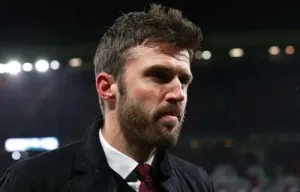 Michael Carrick và 12 ngày rực rỡ cứu rỗi Manchester United khỏi khủng hoảng
