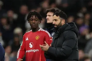 Làn sóng chỉ trích: Amorim bị nghi làm thui chột tài năng Mainoo