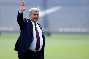 Chủ tịch Barcelona Joan Laporta tuyên bố đầy quyết đoán về Quả bóng Vàng
