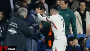 Pedro Neto Đẩy Ngã Cậu Bé Nhặt Bóng Gây Tranh Cãi