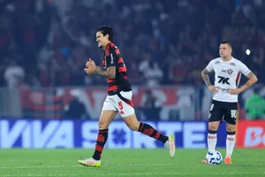 🤯 Flamengo nghiền nát Vitória với chiến thắng đậm nhất Brasileirão 2025