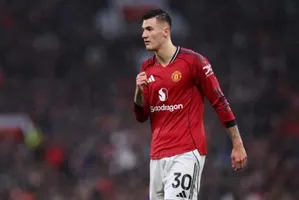 ‘Tại sao chúng ta lại đem về một người mà chúng ta không cần?’ – Huyền thoại Man Utd bối rối trước việc CLB chiêu mộ Benjamin Sesko