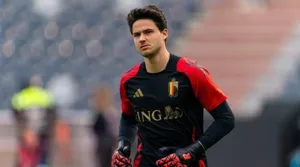 Phil Jones: Senne Lammens chưa đủ trình, MU đã mắc sai lầm với De Gea