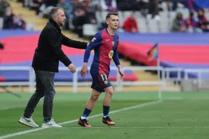 🚨 TIN SỐC: Hansi Flick lên tiếng về tương lai của Marc Casadó tại Barcelona