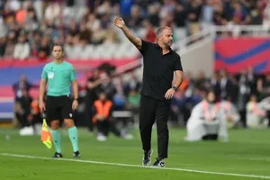 Hansi Flick bàn về Araujo, Pedri, Yamal và trọng tài sau chiến thắng sít sao của Barcelona trước Girona 2-1