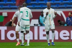 Senegal mở màn chiến dịch bảo vệ ngôi vương AFCON với chiến thắng 3-0, Nigeria vất vả thắng Tanzania