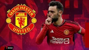 Manchester United cải tổ hàng tiền vệ cùng kế hoạch giữ chân Fernandes và săn đón Elliot Anderson