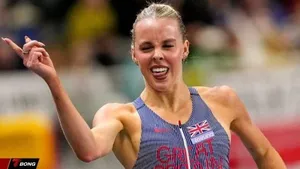 Keely Hodgkinson mỉa mai West Ham và cuộc chiến giành sân vận động Olympic