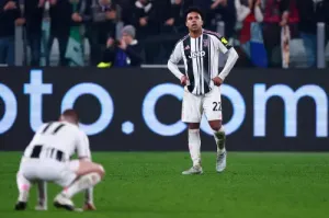 Juventus chính thức dừng bước tại Champions League sau 120 phút và một thẻ đỏ