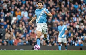 Pep Guardiola bày tỏ sự nghi ngờ về tình trạng thể lực của Manchester City trước các trận đấu với Borussia Dortmund và Liverpool