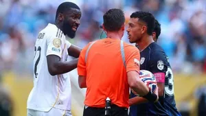 Alonso tiết lộ FIFA đang điều tra vụ phân biệt chủng tộc nhắm vào Rudiger