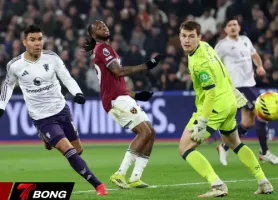 Carrick giúp MU giữ vững vị trí top 4 Premier League