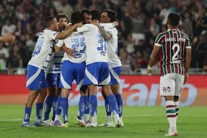 📹 Cruzeiro đánh bại Flu để vươn lên dẫn đầu, xem ngay bảng xếp hạng Brasileirão