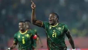 Cameroon 1–0 Gabon: Pha lập công của Etta Eyong giúp Những chú sư tử bất khả chiến bại có chiến thắng đầu tiên trước Những con báo tại AFCON