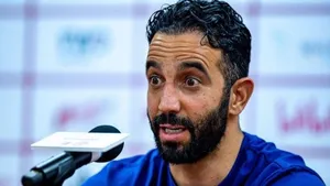 Thất bại ê chề và cuộc diễu hành kỳ lạ - bên trong chuyến đi đầy rắc rối của Man Utd