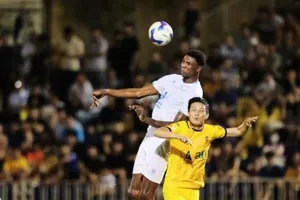 Điểm tin bóng đá Việt Nam 24/8: Văn Khánh chỉ cách khóa chặt Hudlin; Khuất Văn Khang trở lại