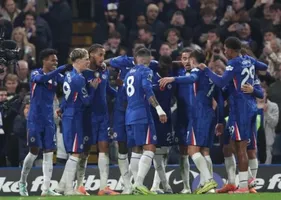 Chelsea 3-0 Wolverhampton: Malo Gusto ghi bàn đầu tiên cho Chelsea khi The Blues dễ dàng vượt qua Wolves không HLV để leo lên vị trí thứ hai tại Premier League
