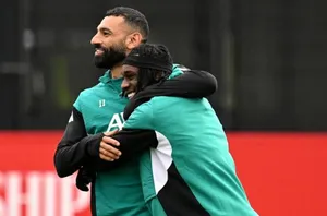 Salah trở lại Liverpool với sứ mệnh giải cứu Arne Slot