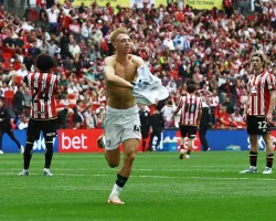 Sunderland giành vé thăng hạng Ngoại hạng Anh nhờ phút chót hạ gục Sheffield United tại chung kết play-off