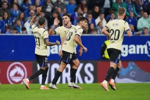 Barcelona sắp hoàn tất hợp đồng dài hạn mới cho trụ cột hàng phòng ngự – báo cáo