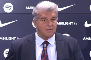 Joan Laporta chỉ trích trọng tài UEFA sau trận thua Inter Milan