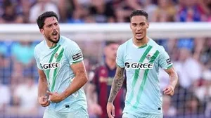 Antony tả xung hữu đột, Betis ngược dòng giành 1 điểm