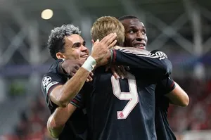 Soi trận Frankfurt vs Bayern: Công cường gặp thủ kém