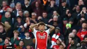 HLV Tuchel giải cứu Ben White khi chấm dứt chuỗi ngày bị lãng quên ở tuyển Anh