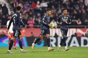 Phạt đền Mbappe cứu hòa trước Girona nhưng Real Madrid tụt xuống nhì bảng