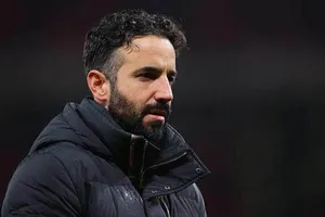 HLV Amorim bóng gió trách tiền đạo sau trận hòa thất vọng trước West Ham