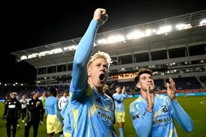 LA Galaxy chính thức chiêu mộ Jakob Glesnes