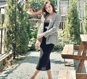 Vợ Văn Đức ‘3 năm 2 lứa’ vẫn đầy gợi cảm