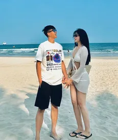 Vợ Văn Đức ‘3 năm 2 lứa’ vẫn đầy gợi cảm
