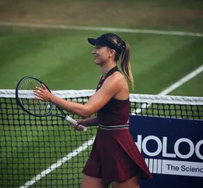 Mỹ nhân quần vợt Paula Badosa “đốt cháy” mạng xã hội bằng ảnh bikini