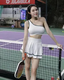 Bạn gái Văn Thanh cực nóng bỏng, khoe thu nhập tiền tỉ