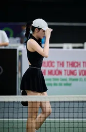 Cao Quyên bất ngờ gây bão mạng xã hội với vẻ đẹp cuốn hút