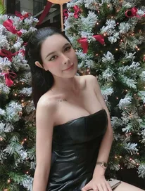 Bạn gái Văn Thanh cực nóng bỏng, khoe thu nhập tiền tỉ