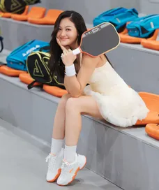 Diễn viên Thùy Anh bắt trend muộn 'môn thể thao thị phi'