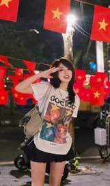 Hotgirl Hà Kim khiến dân mạng ‘tan chảy’ với nhan sắc trong veo ở marathon đêm Hà Nội