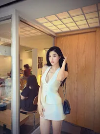 Đặng Thu Huyền khiến fan “đứng ngồi không yên” khi khoe body cực phẩm dịp Trung thu