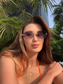 Nhan sắc rạng rỡ của Sabina Altynbekova khiến triệu trái tim xao xuyến